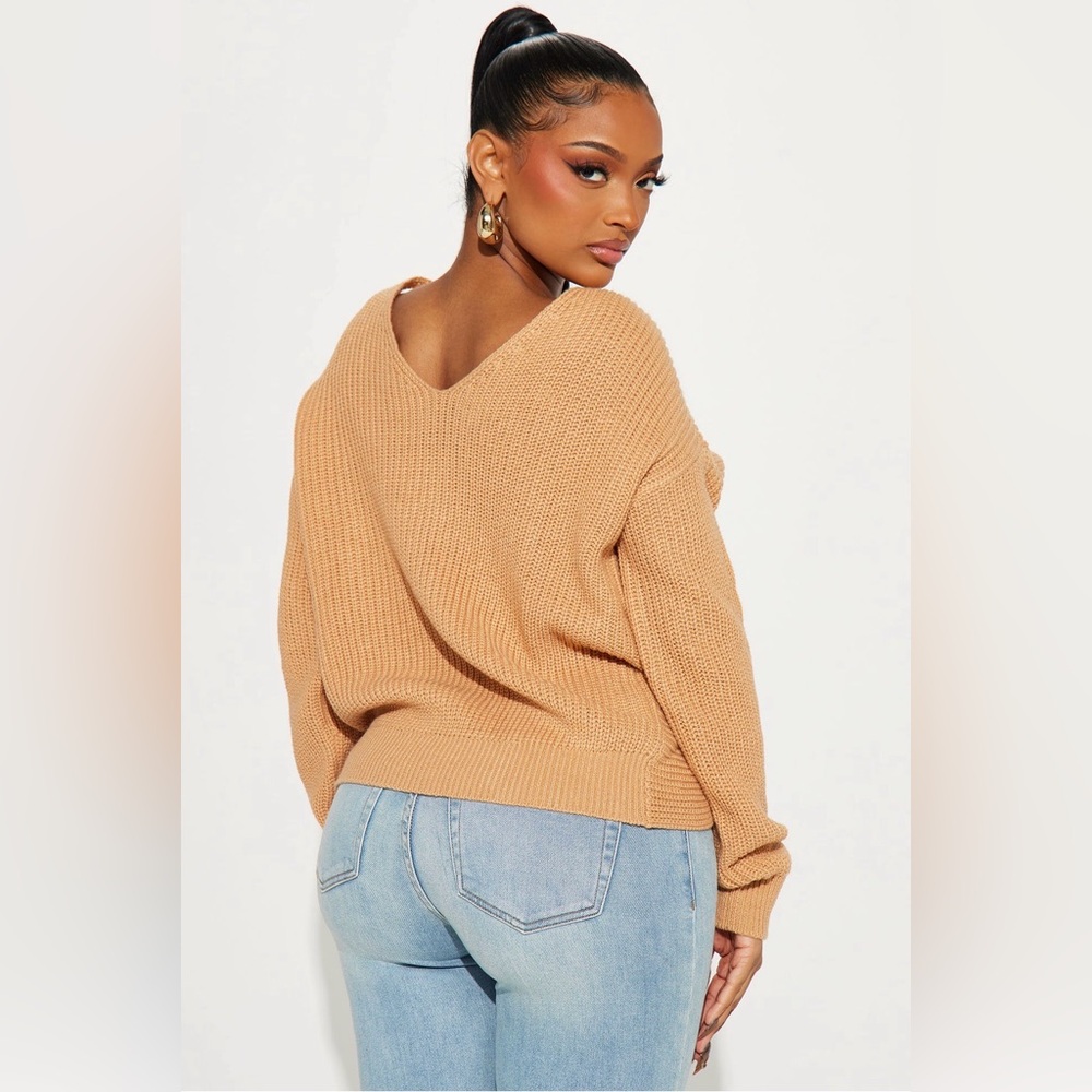 NWT Open-Back Twist Knit Top in Camel - Picture 3 of 3